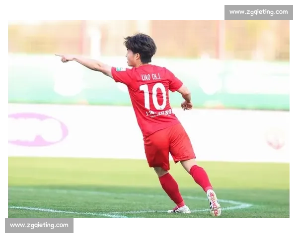 以球门为中心的足球攻防艺术与胜负博弈新视角解析现代比赛关键瞬间